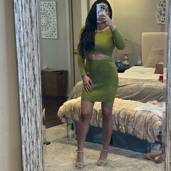 NWT HOUSE OF HARLOW RIBBED MINI CUTOUT SWEATER DRESS - Picture 1 of 7